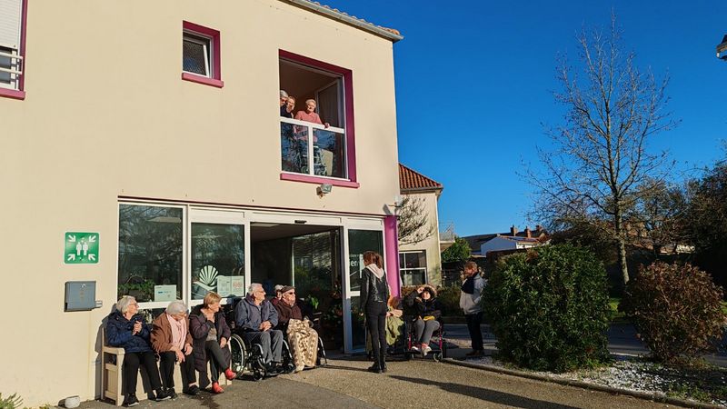 Actualité Résidence Bon Accueil marché de Noël à Touvois